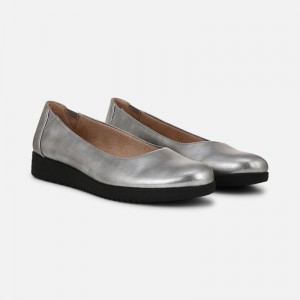 Naturalizer SOUL Idea Ballet Flat Womens Silver Ballet Flats GR17-9277M3