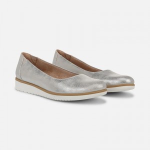Naturalizer SOUL Idea Ballet Flat Womens Silver Ballet Flats IF18-6768V7